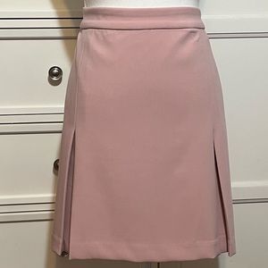 Vince Camuto pleated from lined mini skirt. Size L. NWT